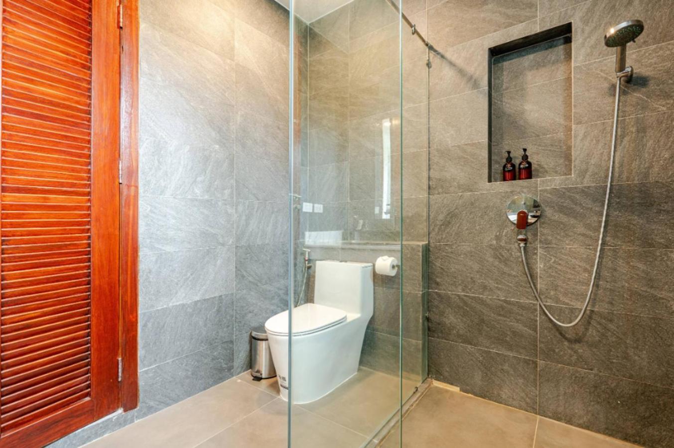 Kyerra 88-16 An Exquisite Mansion With Eclectic Interiors Vila Phuket