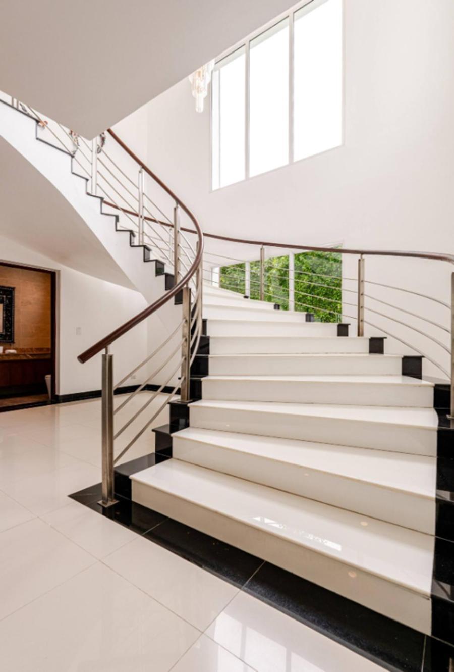 Vila Kyerra 88-16 An Exquisite Mansion With Eclectic Interiors Phuket